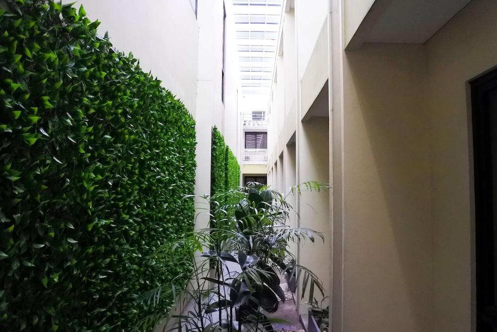 Sofyan Hotel Soepomo Jakarta Kültér fotó