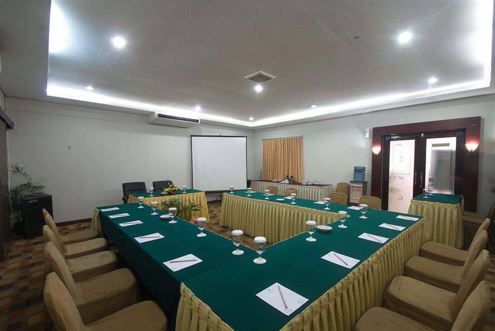 Sofyan Hotel Soepomo Jakarta Kültér fotó