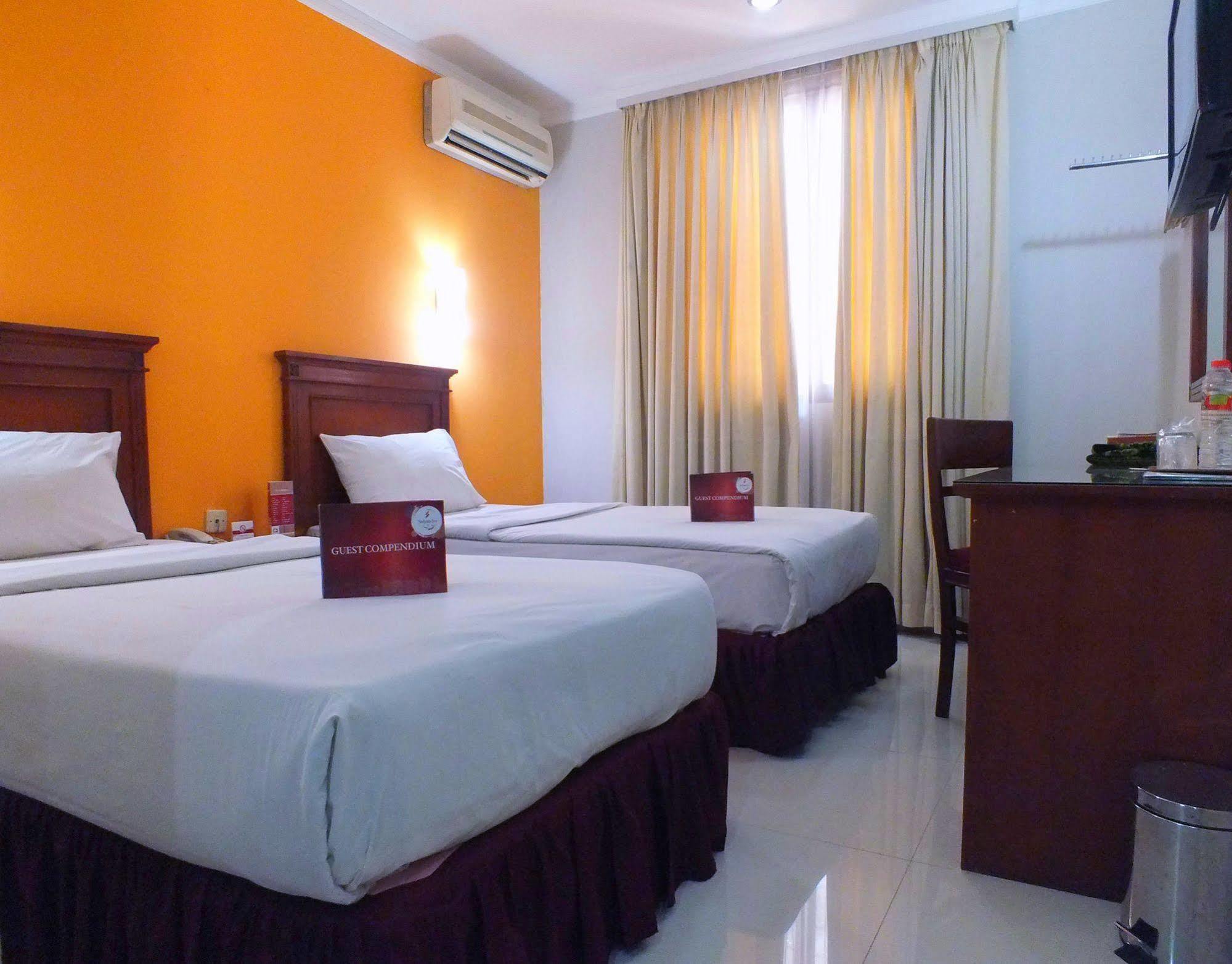 Sofyan Hotel Soepomo Jakarta Kültér fotó