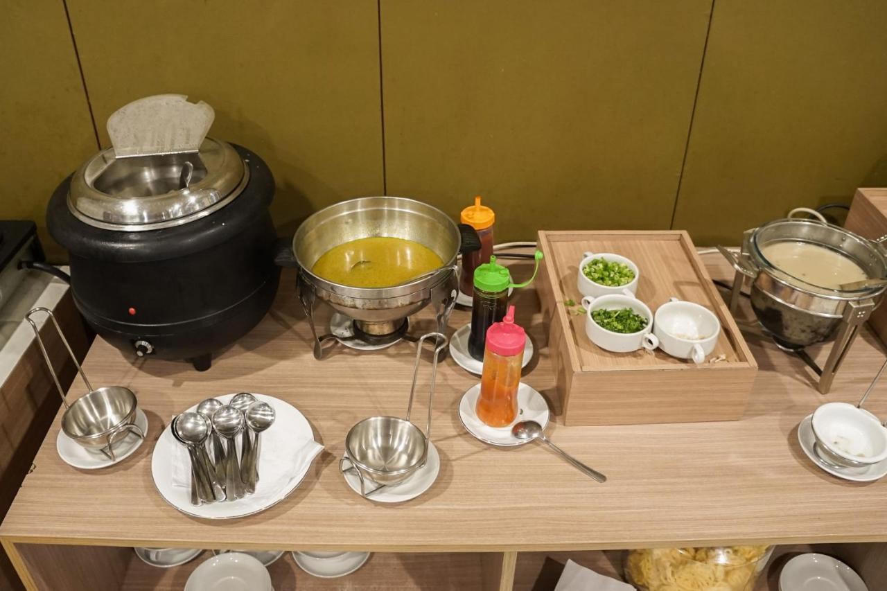 Sofyan Hotel Soepomo Jakarta Kültér fotó